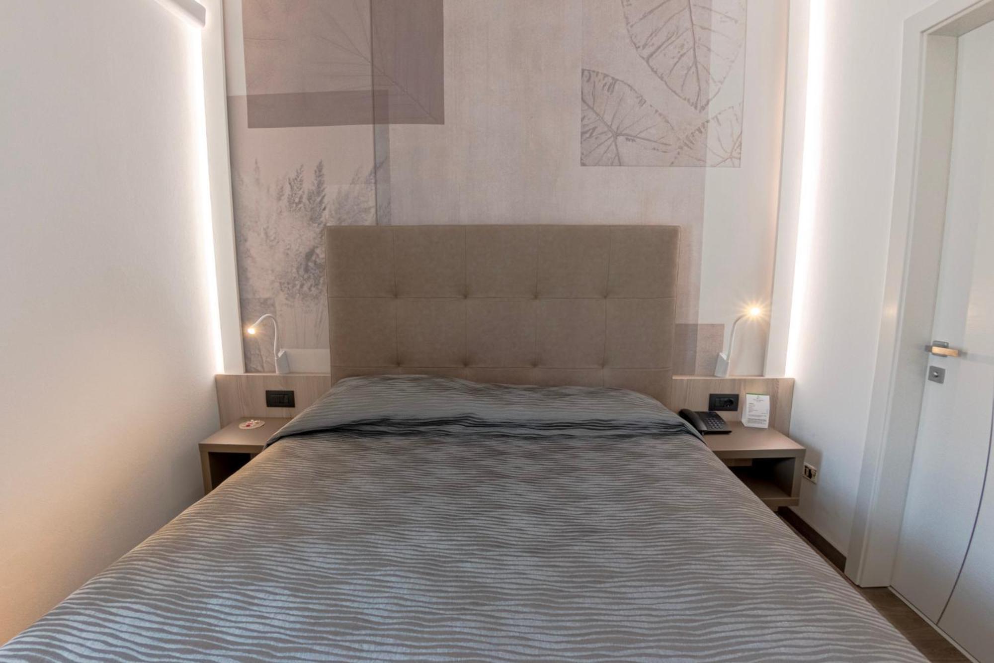 Small Double Room,1588038568:JPEG